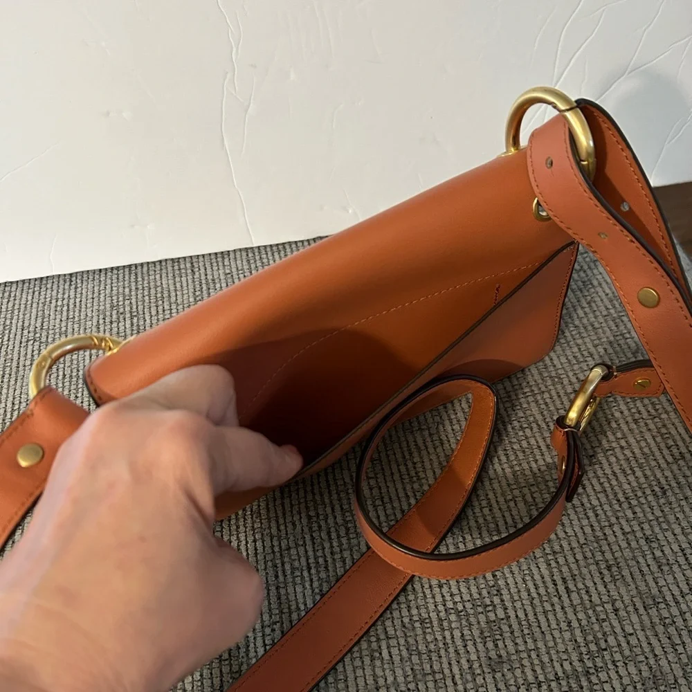 Donna Karan Leather Crossbody Bag adjustable strap - Picture 4 of 16